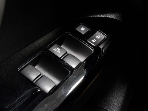 New 2026 Mitsubishi Eclipse Cross LE image 11