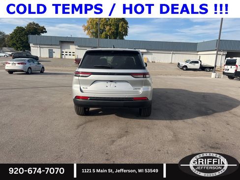 New 2025 Jeep Grand Cherokee Limited w/ Luxury Tech Group II image 13