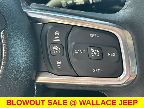 Used 2026 Jeep Wrangler Unlimited Sahara AWD/4WD image 22