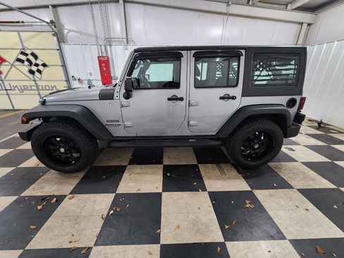 Used 2015 Jeep Wrangler Unlimited Sport w/ Connectivity Group image 9