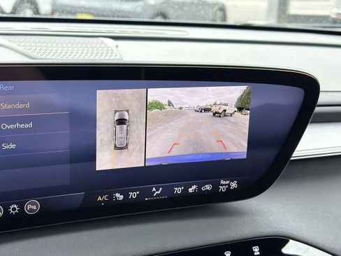 Certified 2025 Buick Enclave Preferred FWD image 26