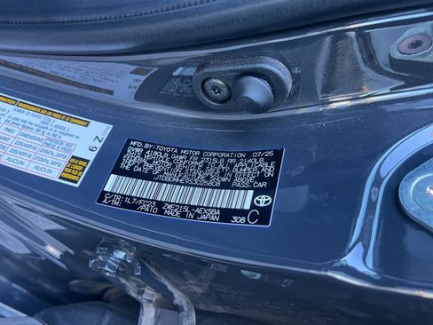Used 2025 Toyota Corolla SE image 25