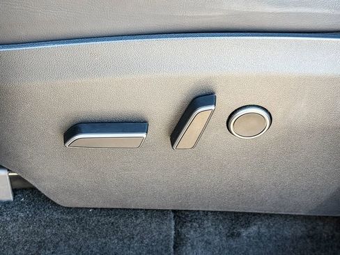 Used 2023 Tesla Model Y Long Range image 43