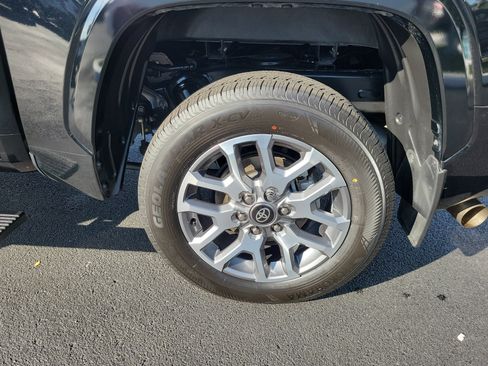 Used 2023 Toyota Tundra Platinum image 29