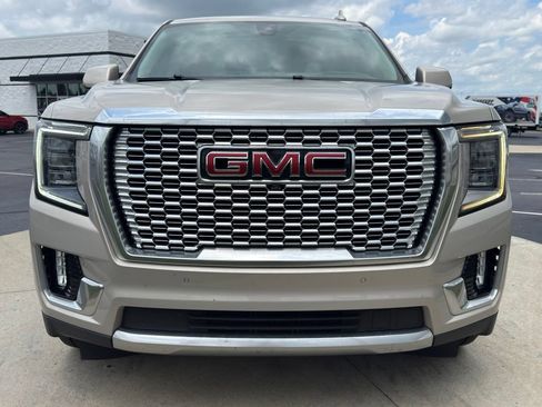 Used 2021 GMC Yukon Denali w/ Denali Ultimate Package AWD/4WD image 2