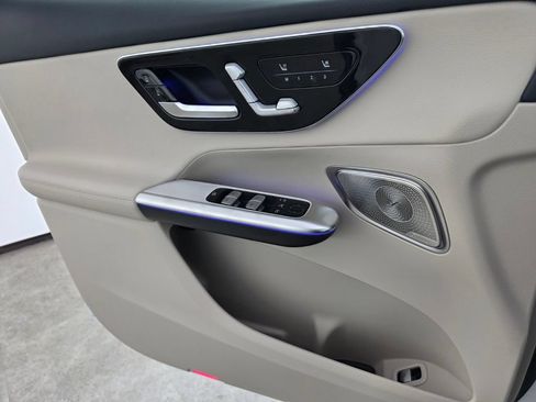 New 2027 Mercedes-Benz GLC 300 4MATIC image 16