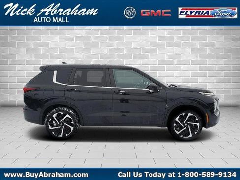 Used 2022 Mitsubishi Outlander SE image 1
