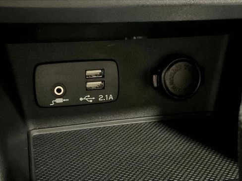 Used 2021 Subaru Forester Premium image 32