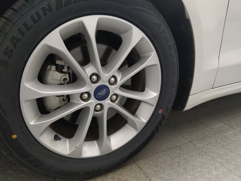 Used 2020 Ford Fusion SE FWD image 31