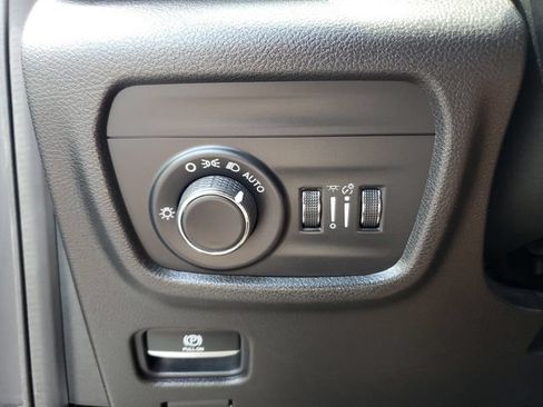 Used 2022 Jeep Grand Cherokee L Laredo RWD image 29