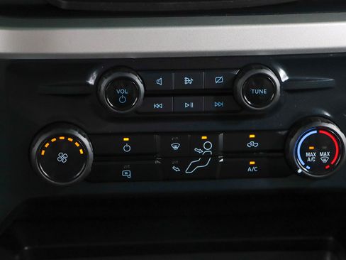 Used 2024 Ford F250 XLT w/ FX4 Off-Road Package AWD/4WD image 21