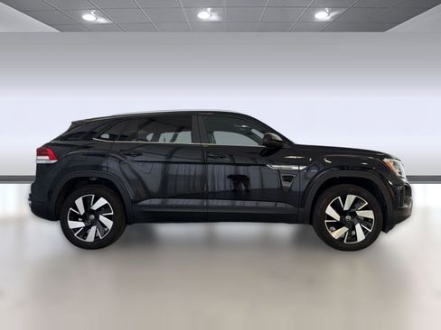 Used 2025 Volkswagen Atlas Cross Sport SE image 8