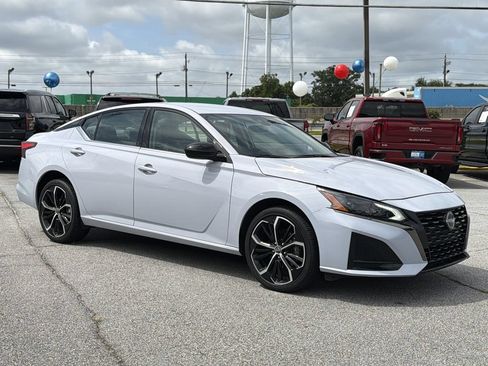 Used 2024 Nissan Altima 2.5 SR AWD/4WD image 26