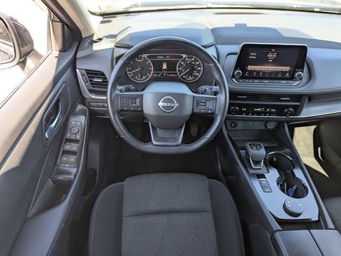 Used 2025 Nissan Rogue SV AWD/4WD image 28