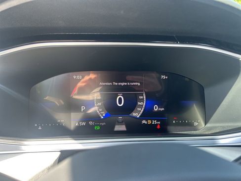 New 2026 Volkswagen Taos SE FWD image 14