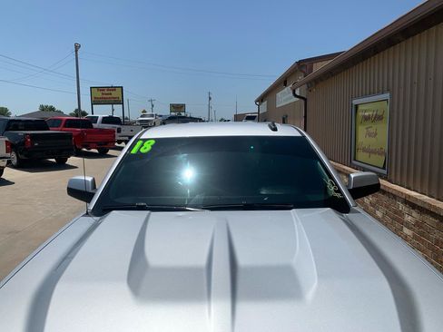 Used 2018 Chevrolet Silverado 1500 LT w/ Texas Edition AWD/4WD image 8
