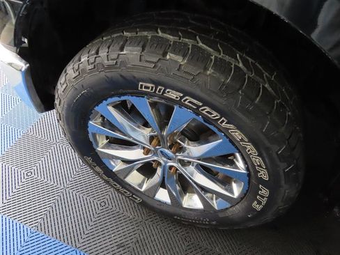 Used 2017 Ford F150 XLT w/ Equipment Group 302A Luxury AWD/4WD image 8