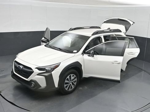 Used 2025 Subaru Outback Premium AWD/4WD image 58