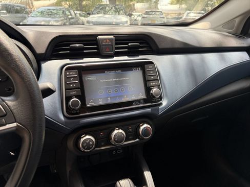 Used 2025 Nissan Versa SV FWD image 17