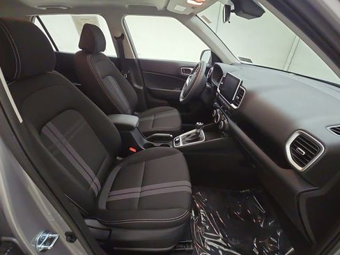 Used 2026 Hyundai Venue SEL FWD image 29