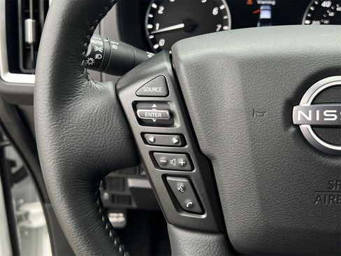 Certified 2025 Nissan Frontier SV w/ SV Convenience Package image 11