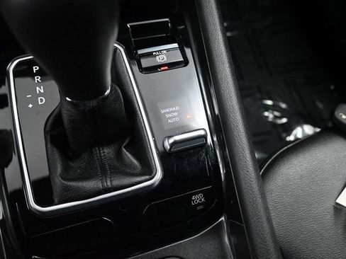 Used 2024 Jeep Compass Latitude image 34