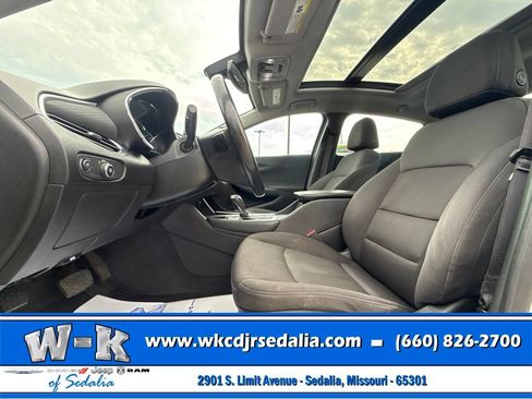 Used 2018 Chevrolet Malibu LT FWD image 19