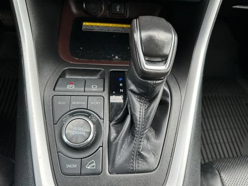 Used 2021 Toyota RAV4 Limited AWD/4WD image 17