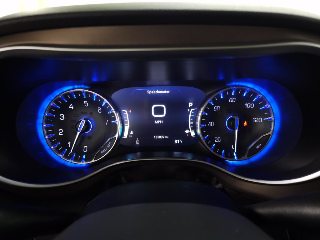 Used 2017 Chrysler Pacifica Touring-L Plus w/ Tire & Wheel Group FWD image 17