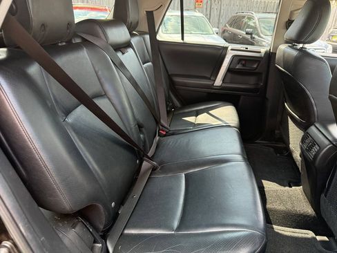 Used 2012 Toyota 4Runner Limited AWD/4WD image 92