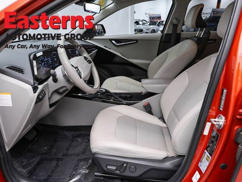 Used 2023 Kia Niro Wind w/ Wind Preserve Package FWD image 14
