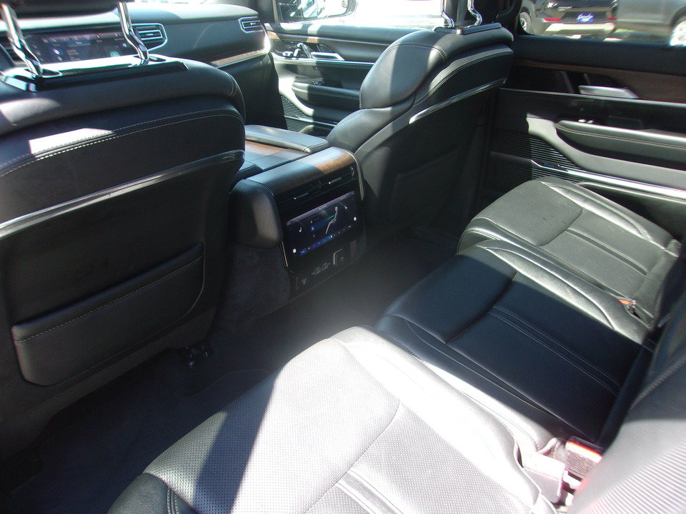 Used 2024 Jeep Grand Wagoneer L 4WD w/ Flexible Seating Group image 19