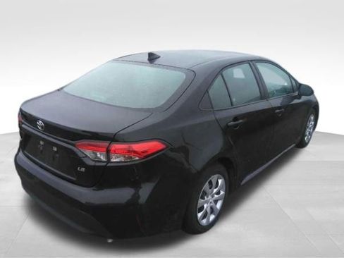 Used 2024 Toyota Corolla LE FWD image 3