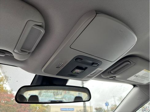 Used 2020 Toyota Camry SE image 17