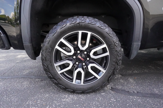 Used 2024 GMC Sierra 1500 AT4 w/ Technology Package AWD/4WD image 36