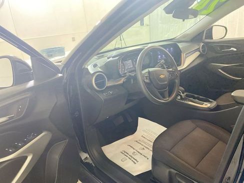 Used 2024 Chevrolet Trax LS w/ LS Convenience Package FWD image 27