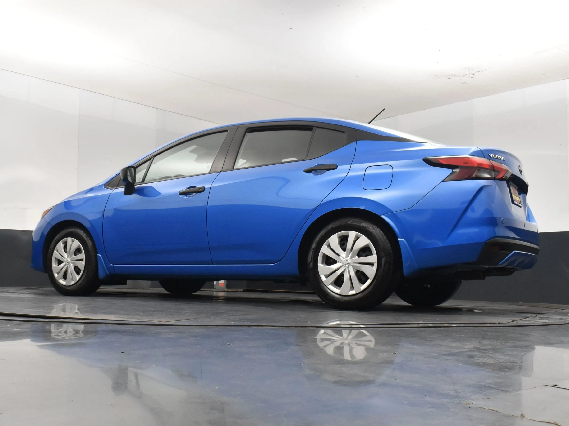 Used 2024 Nissan Versa S w/ Trunk Package FWD image 9