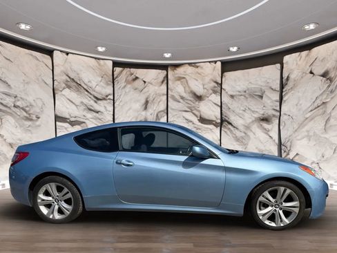 Used 2010 Hyundai Genesis 2.0T image 4