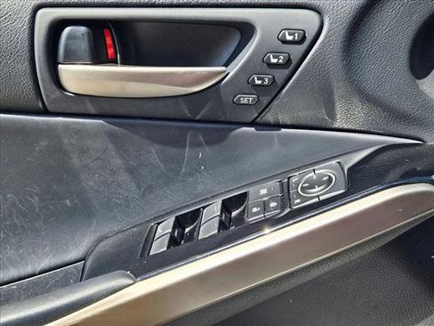 Used 2018 Lexus IS 300 AWD w/ Comfort Package image 6