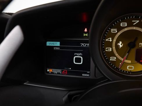 Used 2019 Ferrari 488 Spider RWD image 32