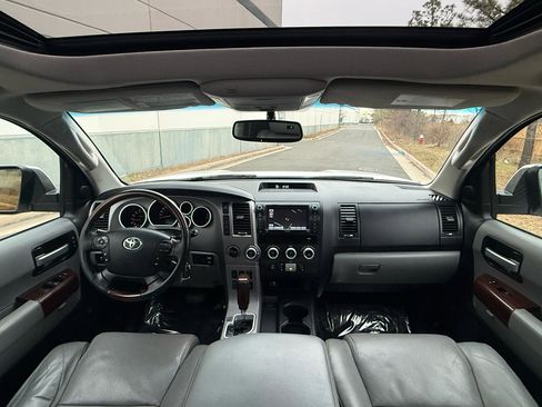 Used 2012 Toyota Sequoia Platinum image 5