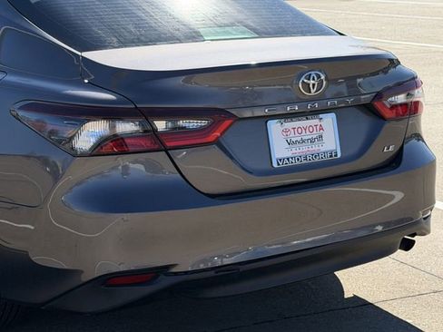 Used 2022 Toyota Camry LE image 6