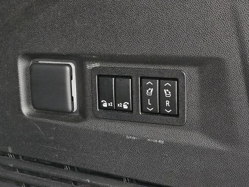 Used 2021 Chevrolet Tahoe High Country w/ Premium Package 2 image 8