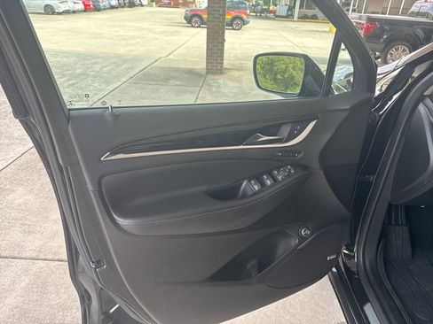 Used 2019 Buick Enclave Avenir w/ Avenir Technology Package image 17