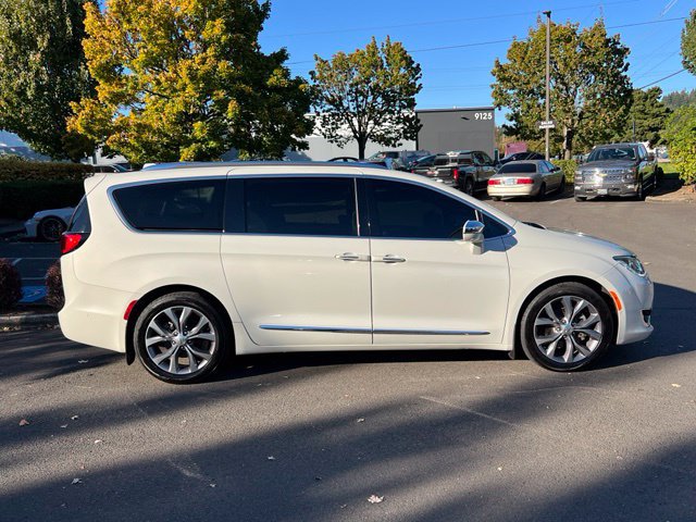 Used 2020 Chrysler Pacifica Limited FWD image 8