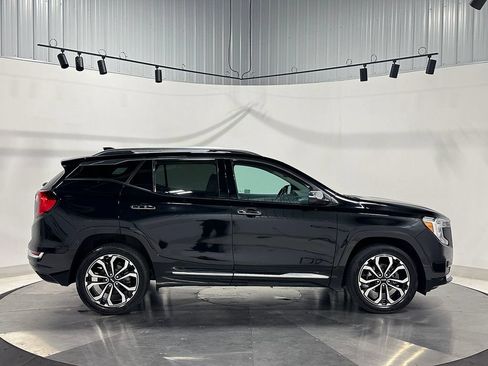 Used 2022 GMC Terrain Denali w/ Black Diamond Edition AWD/4WD image 10