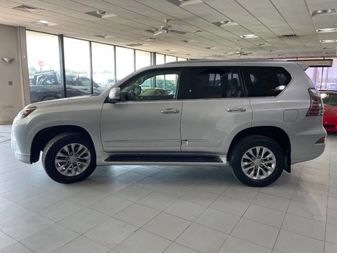 Used 2015 Lexus GX 460 image 4