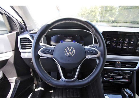 Used 2026 Volkswagen Taos SE FWD image 13