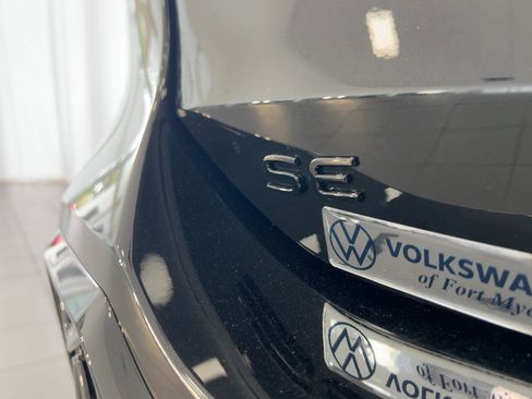 New 2026 Volkswagen Tiguan SE R-Line image 34