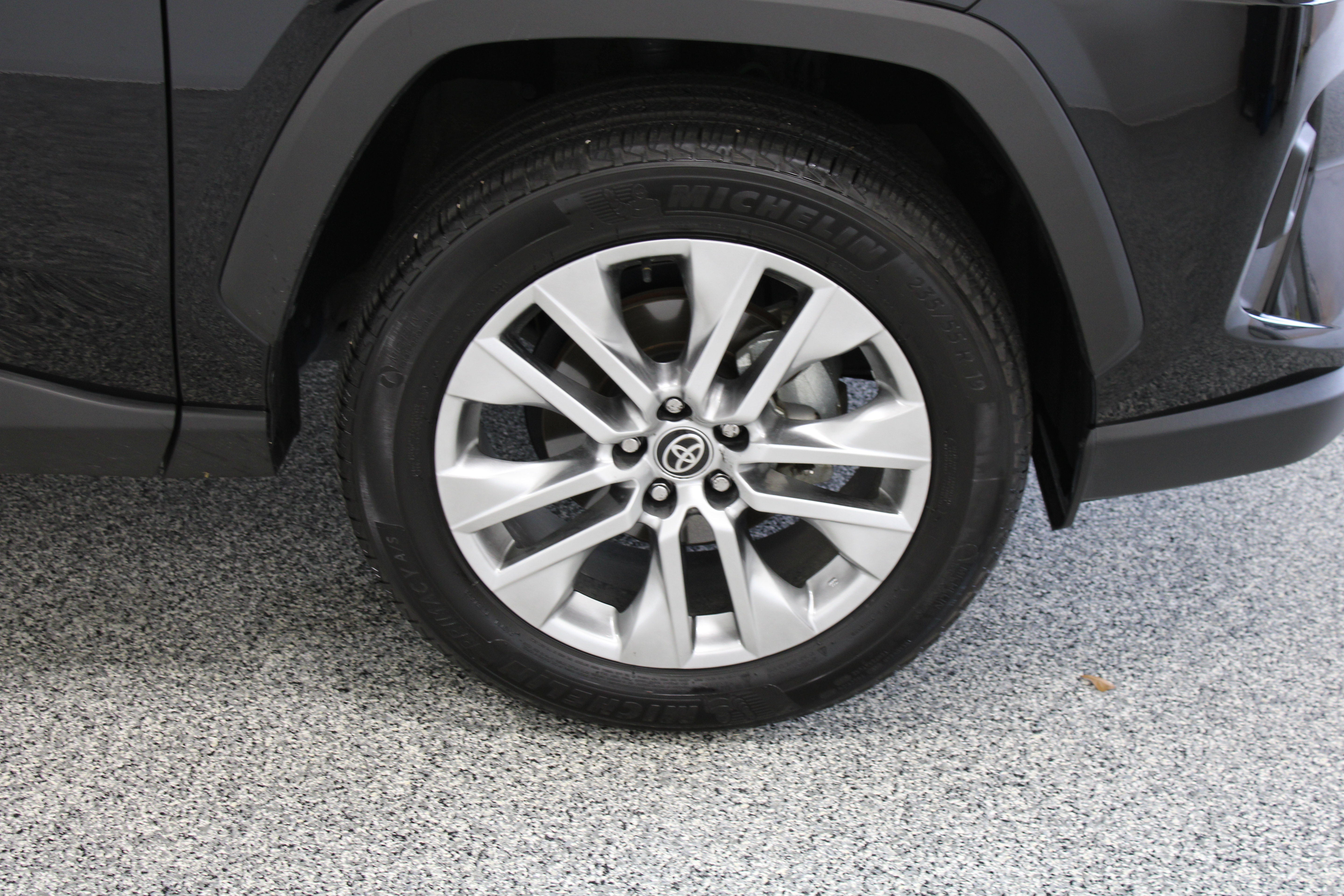 Used 2025 Toyota RAV4 Limited w/ Weather Package AWD/4WD image 5